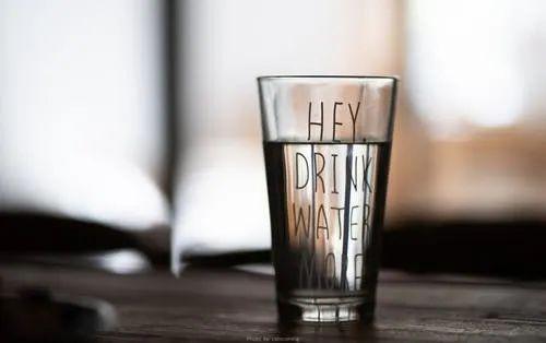 每天要喝八杯水才能满足身体的需求吗？ks双击自助下单平台24小时(图2)